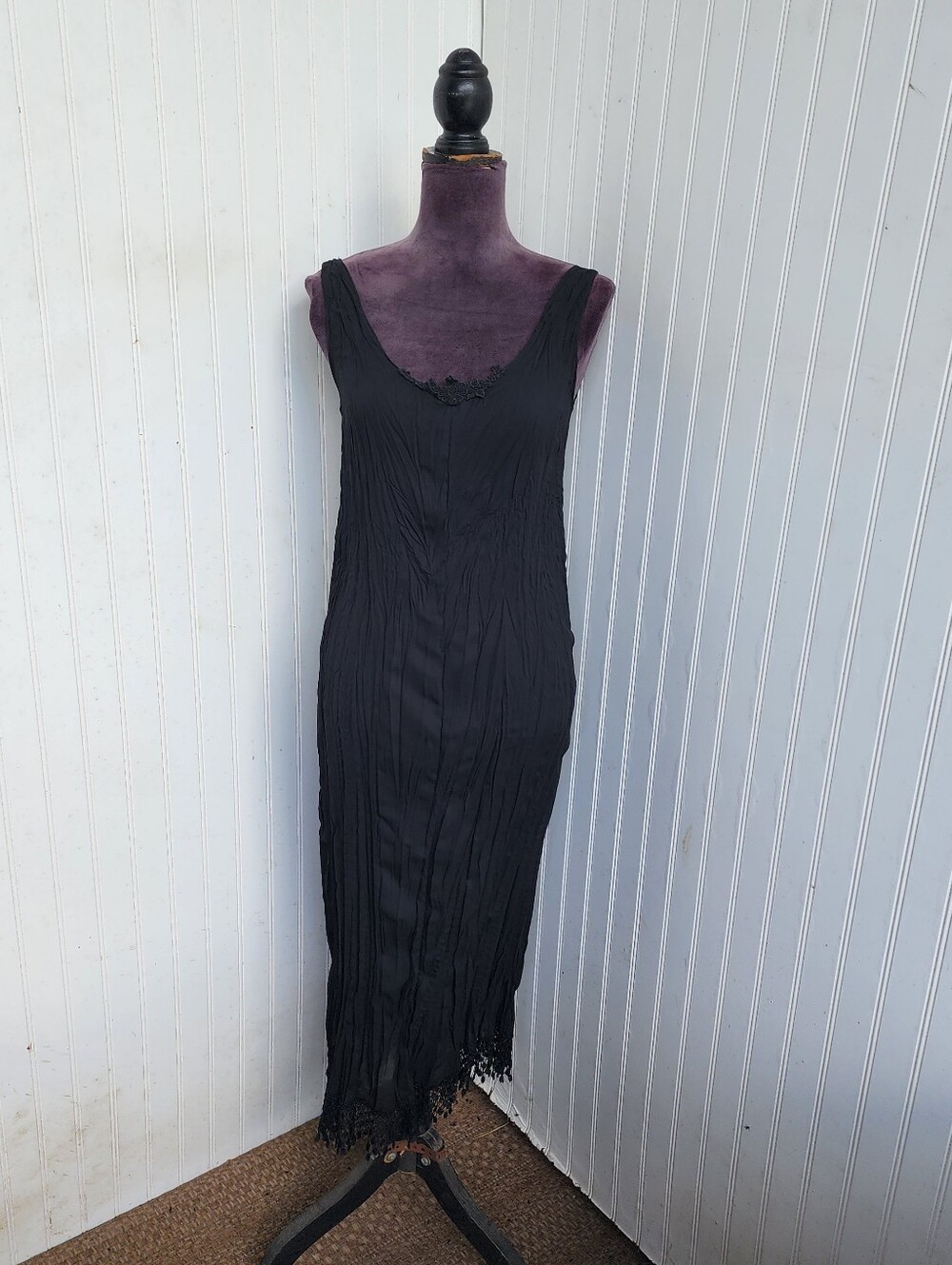 VTG Kisha V-Neck Sleeveless Crinkle Midi Dress Lightweight Black Semi Sheer XS